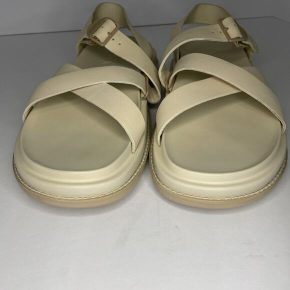 EUC Chaco Women's Townes Sandals Beige Tan Leather Comfort Arch Support Size 10 - Picture 2 of 7